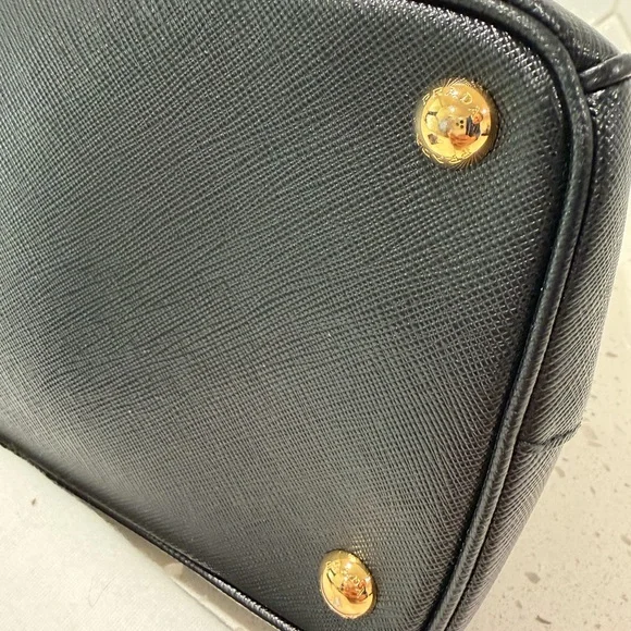 Authentic Prada large Saffiano Leather Bag -  (Retails for $5100) - Picture 16 of 16